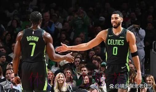 146分+24记三分!绿军造31分惨案,布朗刷爆NBA纪录,快船太难了 146分+24记三分!绿军造31分惨案,布朗刷爆NBA纪录,快船太难了